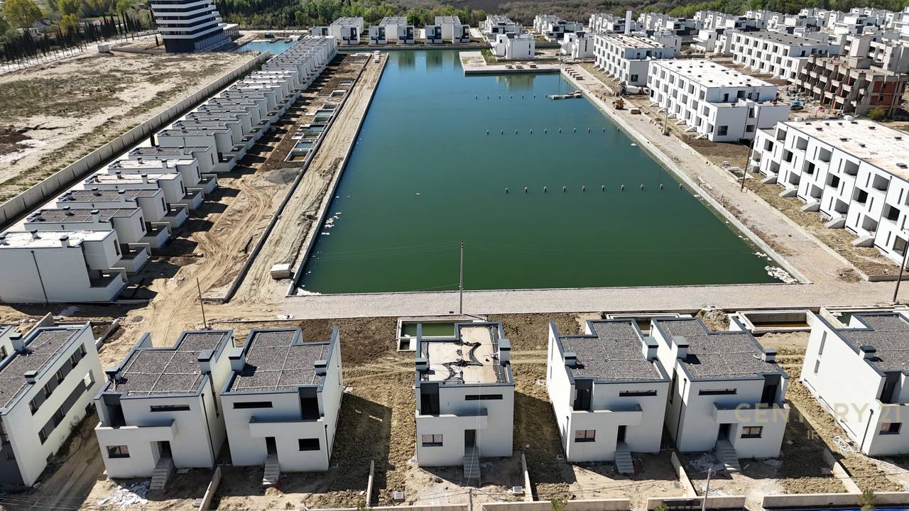 Apartament me oborr ne Rezidencen Turquoise Marina!