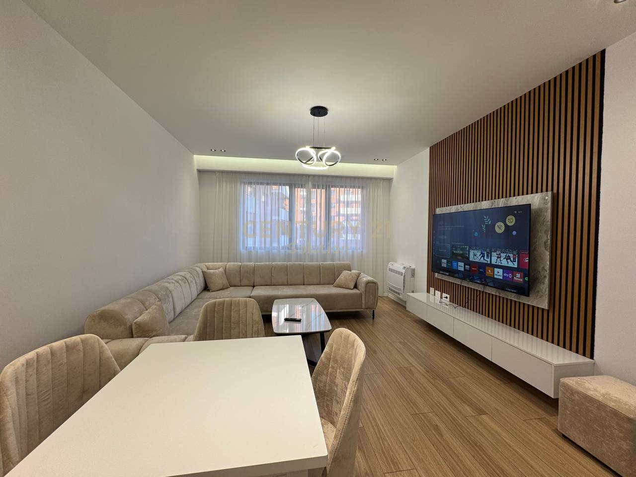 JAPIM ME QIRA 1+1 + PARKING TE URBAN GATE !