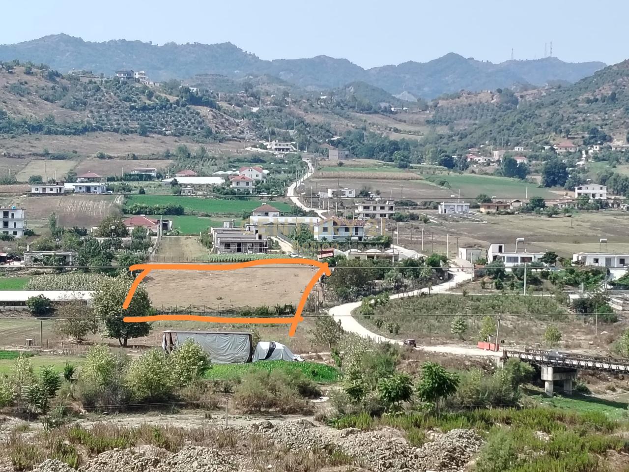 SHITET 3300 M2 TOKE NE MENIK-TIRANE!