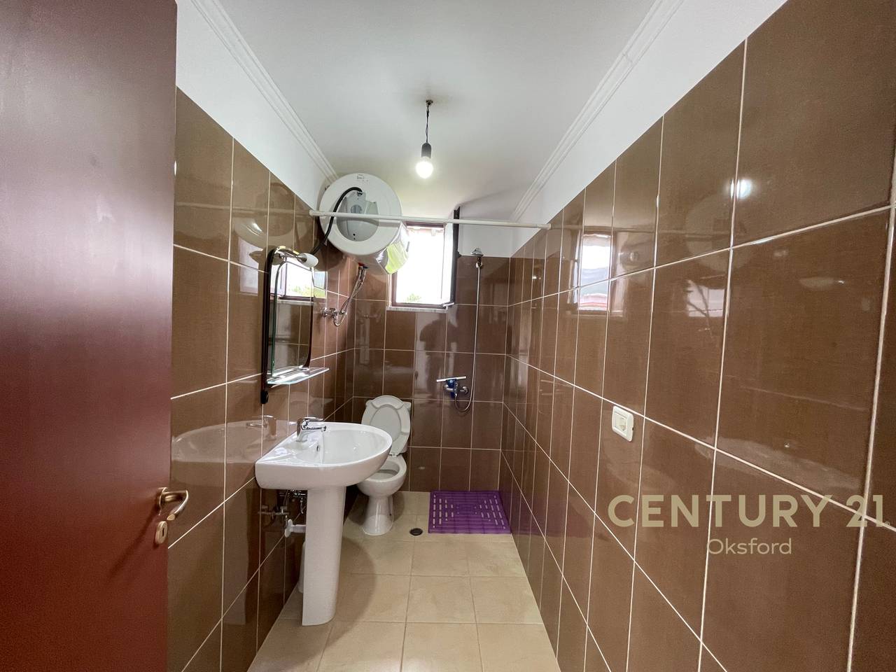 1+1 APARTAMENT PËR SHITJE NË KATIN E 3-TË (NË NJË VILË PRIVATE!)