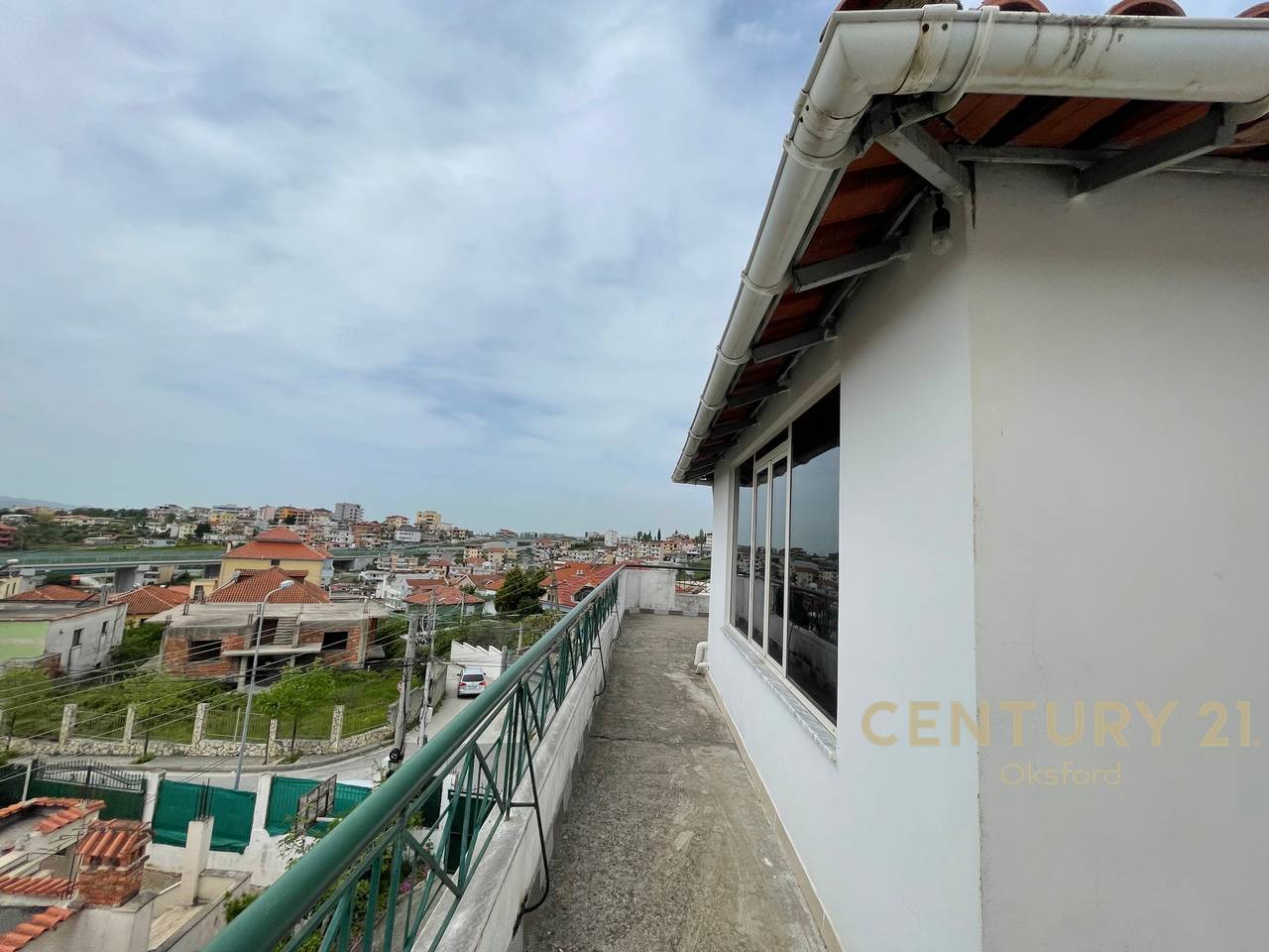 1+1 APARTAMENT PËR SHITJE NË KATIN E 3-TË (NË NJË VILË PRIVATE!)