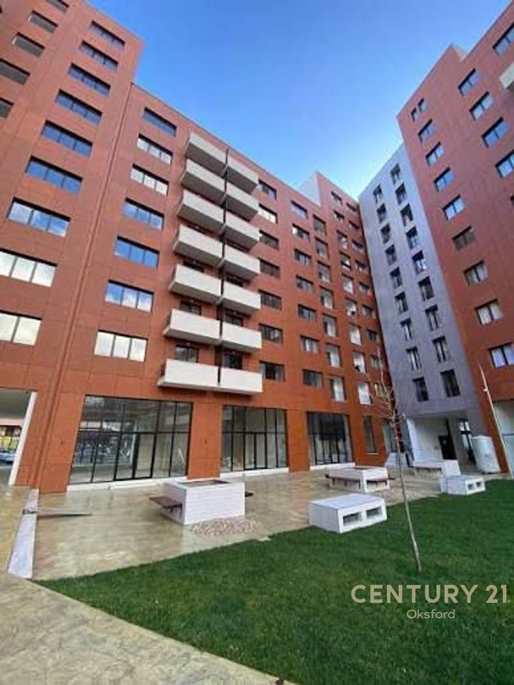 SHITET APARTAMENT 2+1 ME VERAND NE ASTIR