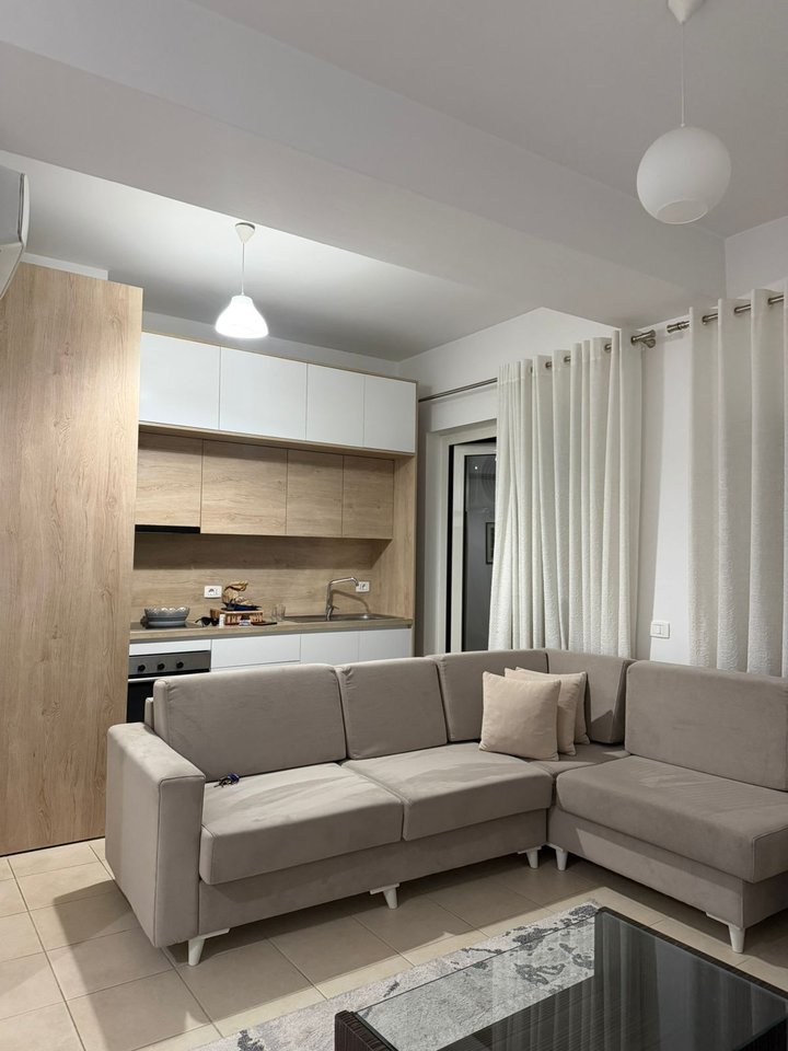 Apartament 1+1 Me Qira në Ali Demi, Tiranë.