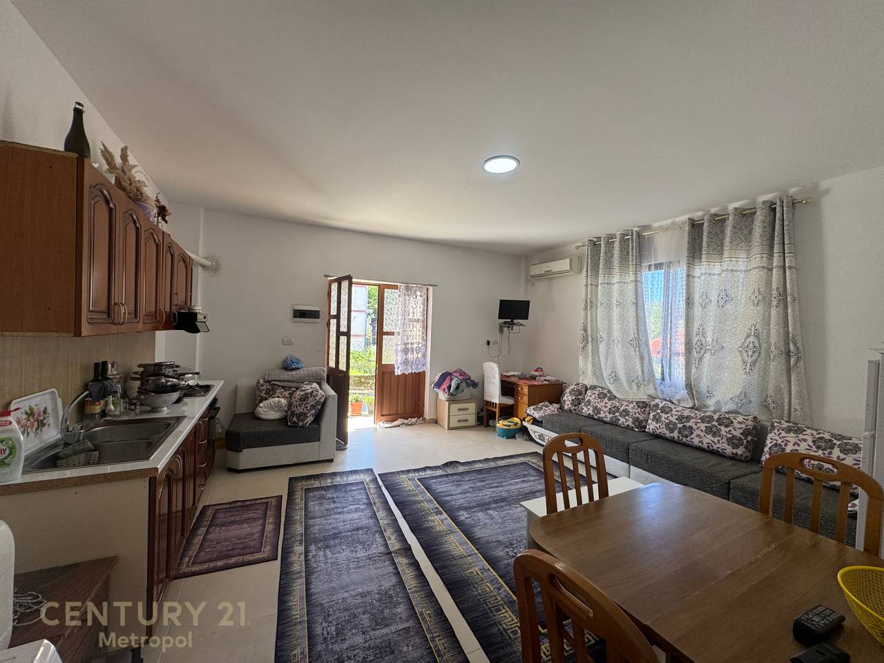 JAPIM ME QIRA APARTAMENT 1+1 NE KATIN 1 TE NJE VILE 3 KATESHE PRANE VILAVE GJERMANE!