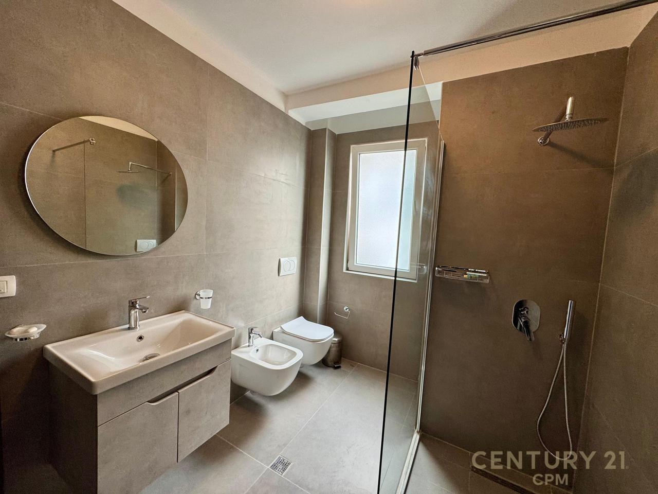 DUPLEX 3+1+2 IN VENDITA NELLA RESIDENZA KODRA E DIELLIT 1!