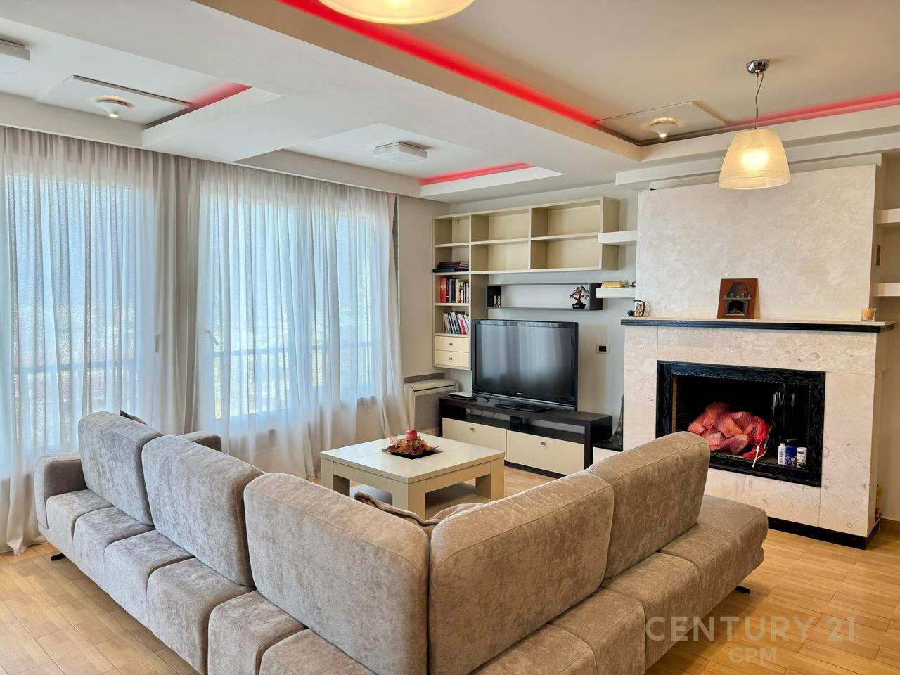 DUPLEX 3+1+2 IN VENDITA NELLA RESIDENZA KODRA E DIELLIT 1!