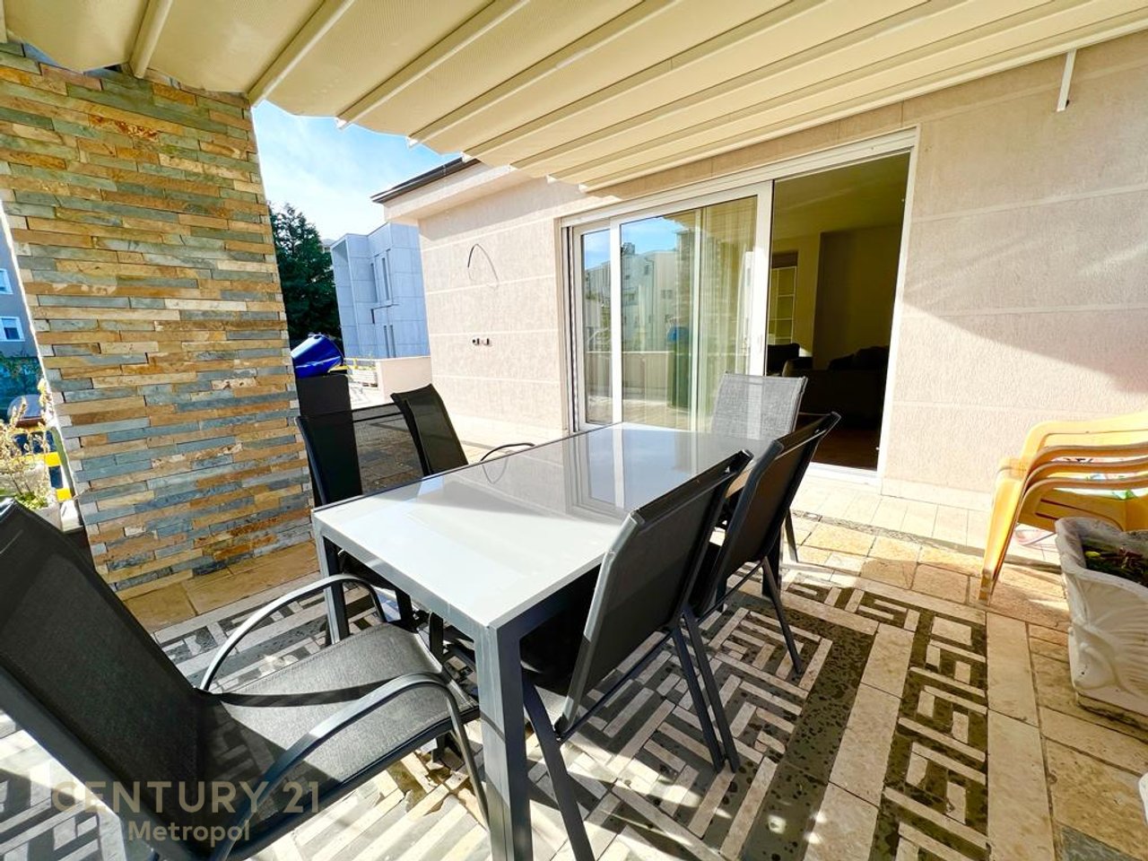 PENTHOUSE 3+1+2 WITH VERANDA + PARKING PLACE, DRY LAKE!