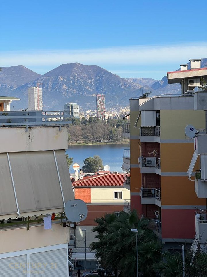 PENTHOUSE 3+1+2 WITH VERANDA + PARKING PLACE, DRY LAKE!