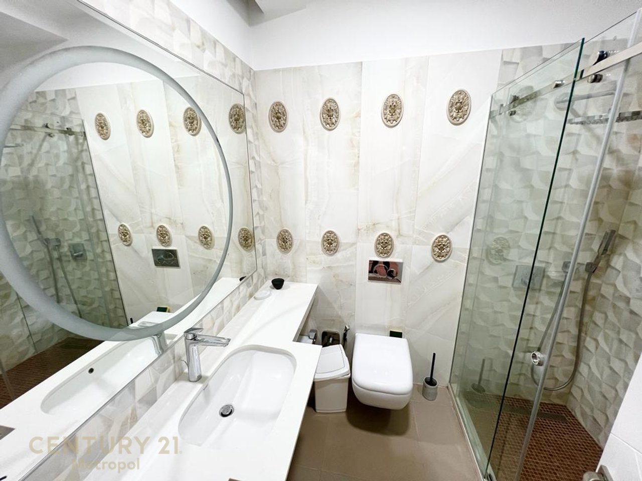 PENTHOUSE 3+1+2 WITH VERANDA + PARKING PLACE, DRY LAKE!