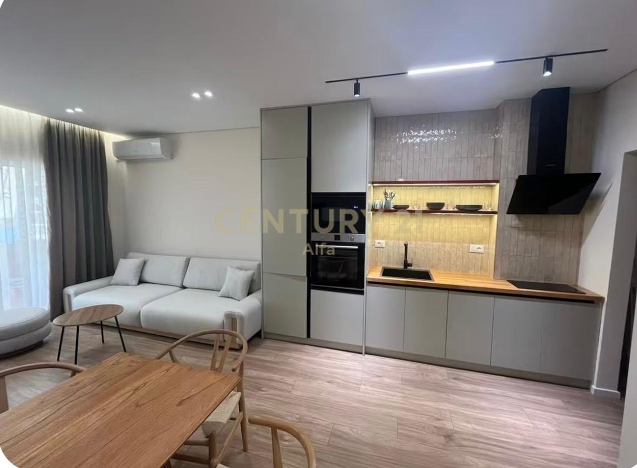 Great investment opportunity in Sarandë with a sea view!