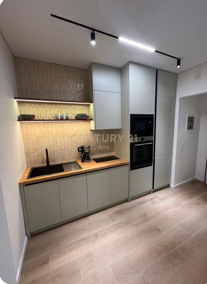 Great investment opportunity in Sarandë with a sea view!