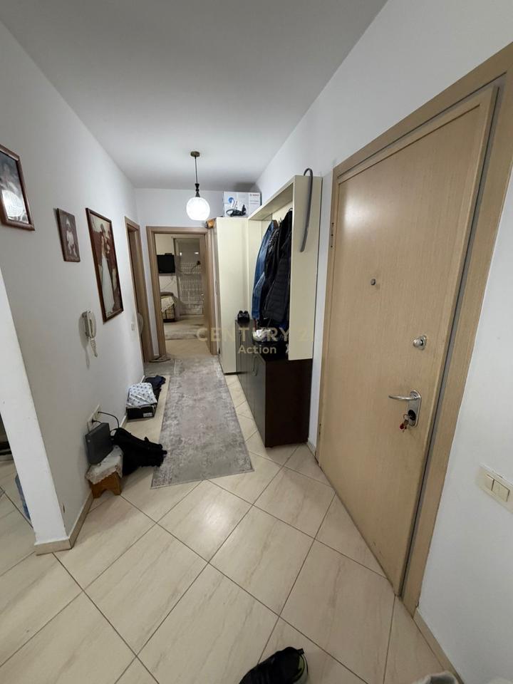 Shitet apartament te Gener 2 ne rrugen “Jordan Misja”.