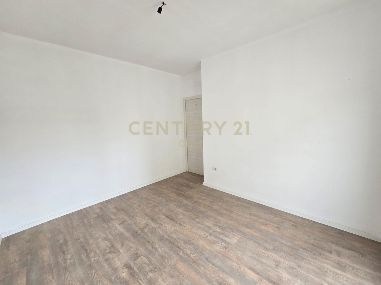 APARTMENT 2+1+2 FOR SALE IN COMPLEX E-88, LAPRAKE!