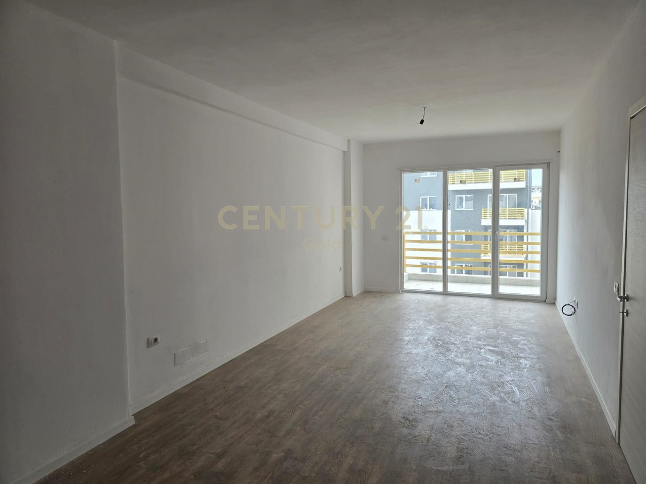 APARTMENT 2+1+2 FOR SALE IN COMPLEX E-88, LAPRAKE!