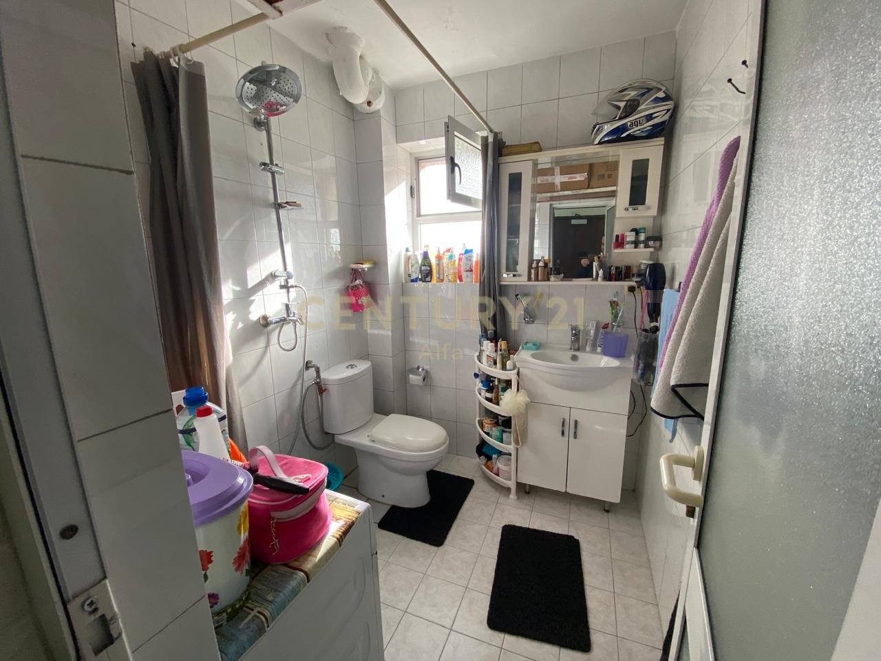 Shitet apartament 1+1 tek Selvia, pranë shkollës “Siri Kodra”!