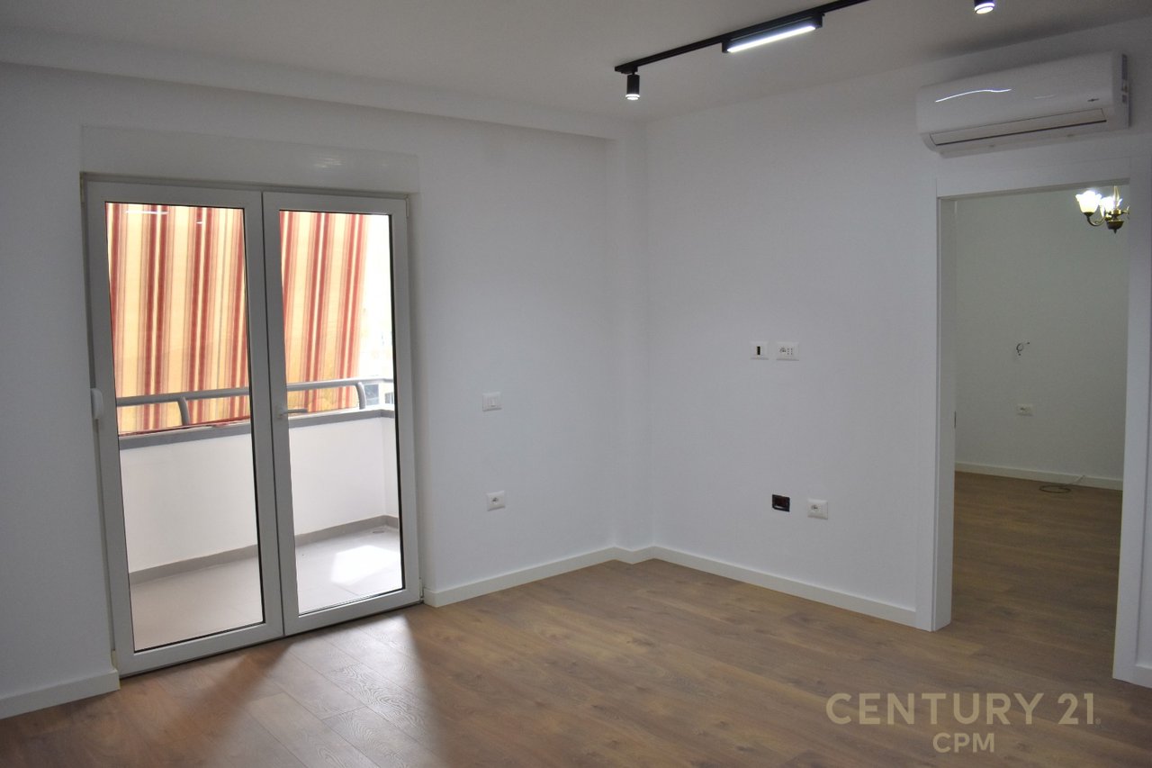 Uffici moderni in affitto vicino allo Stadio Air Albania