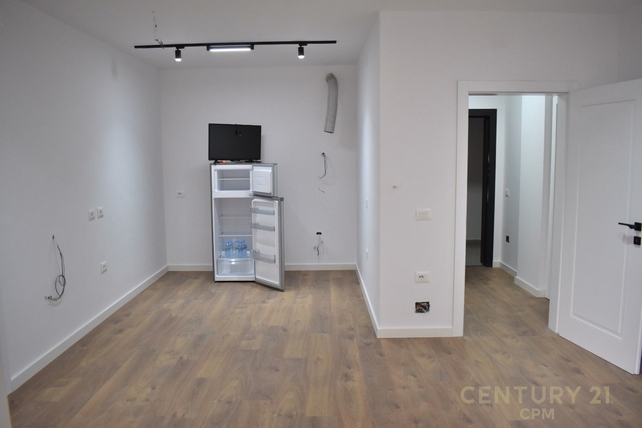 Uffici moderni in affitto vicino allo Stadio Air Albania