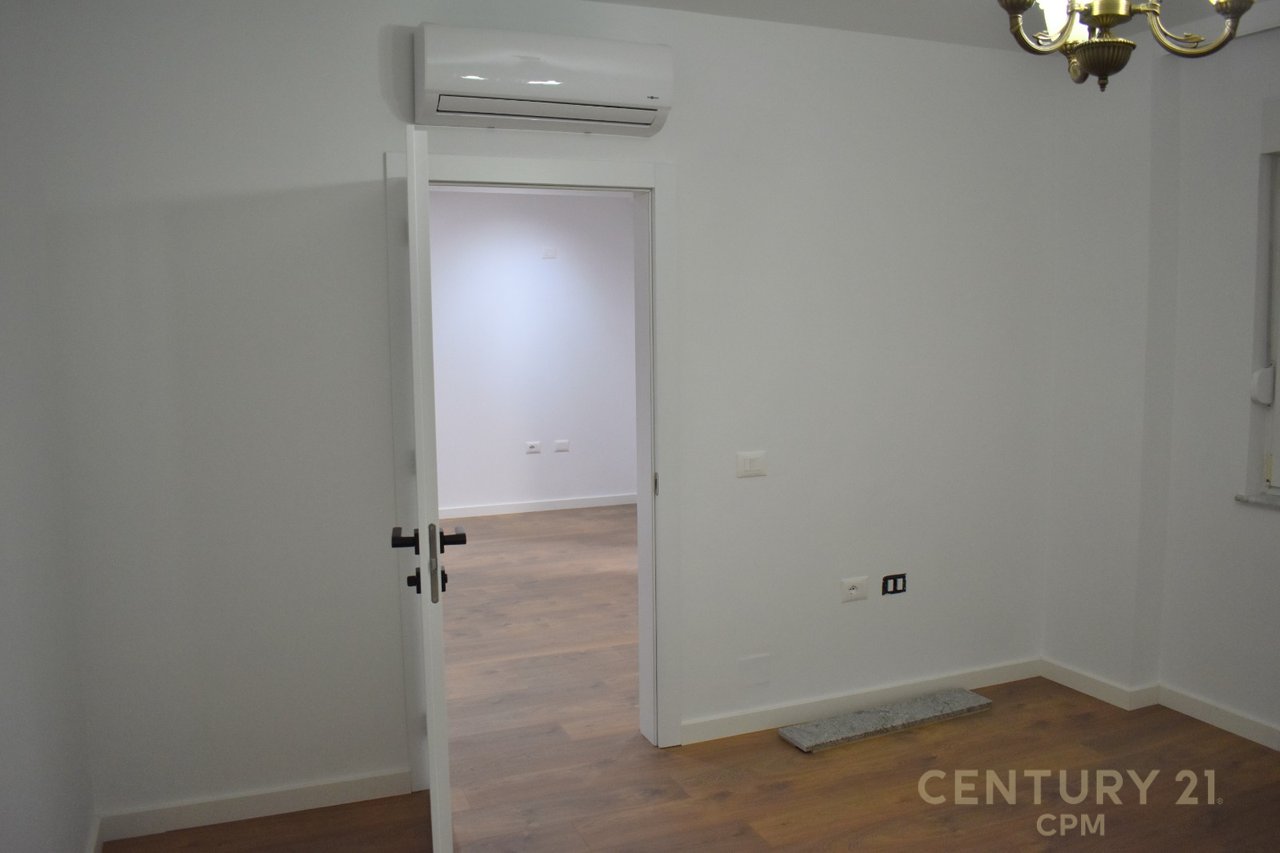 Uffici moderni in affitto vicino allo Stadio Air Albania