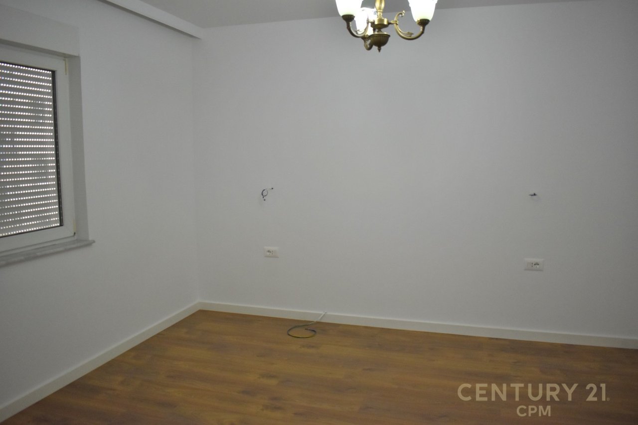 Uffici moderni in affitto vicino allo Stadio Air Albania