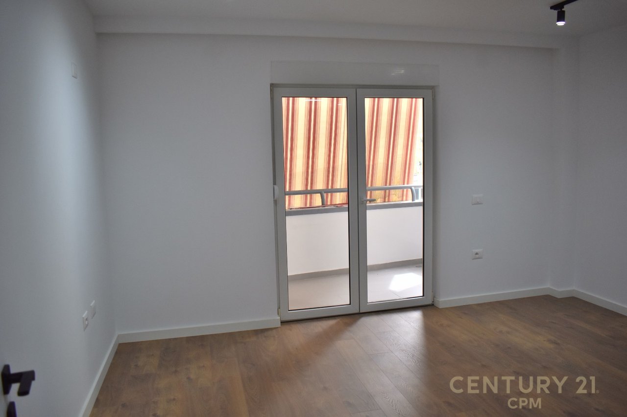 Uffici moderni in affitto vicino allo Stadio Air Albania