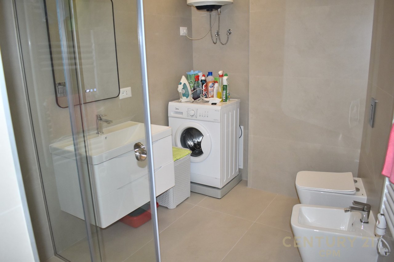 Uffici moderni in affitto vicino allo Stadio Air Albania