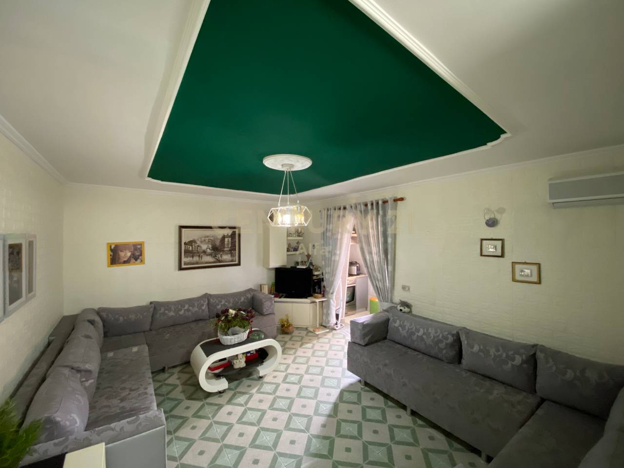 Shitet apartament 1+1 tek Selvia, pranë shkollës “Siri Kodra”!