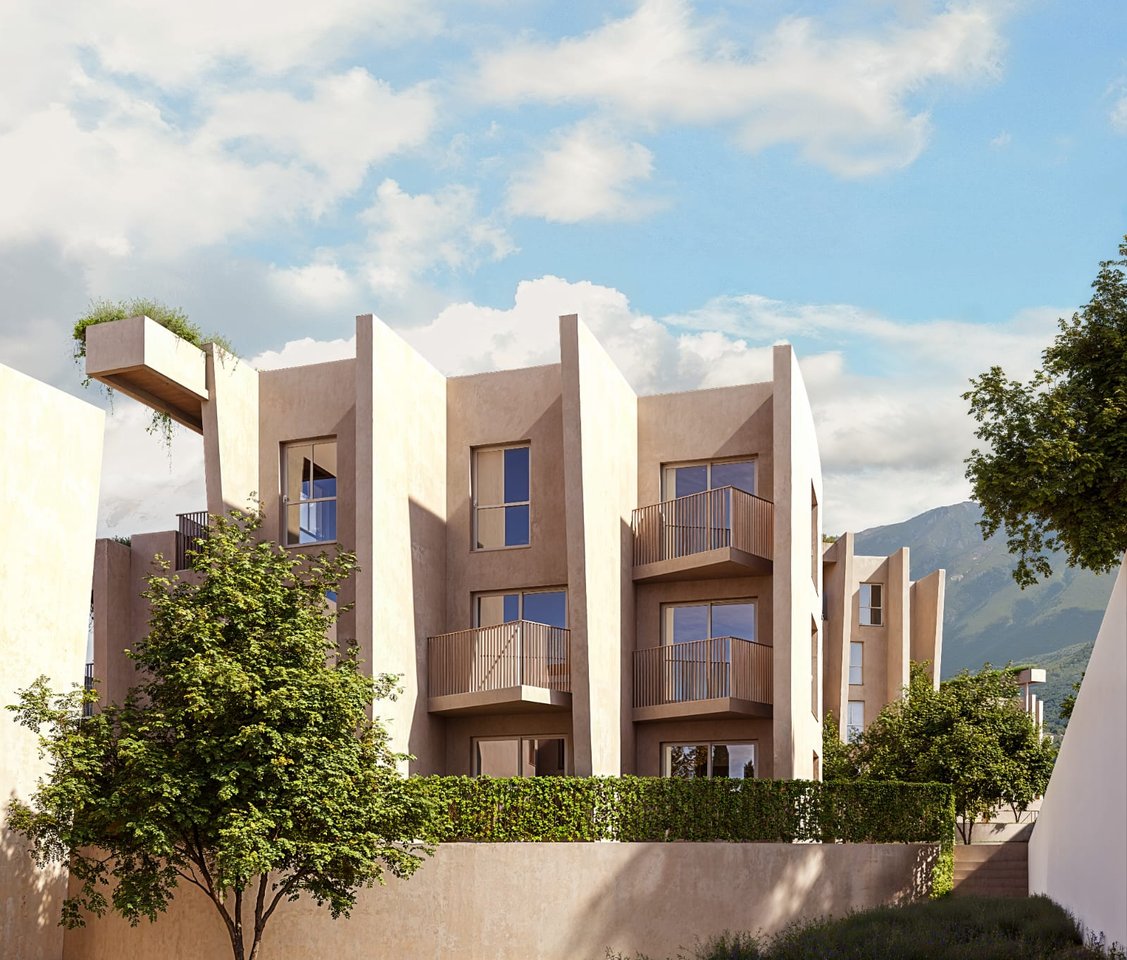 LIVE NEAR FARKA LAKE IN THE "FARKA HILLS" RESIDENCE!