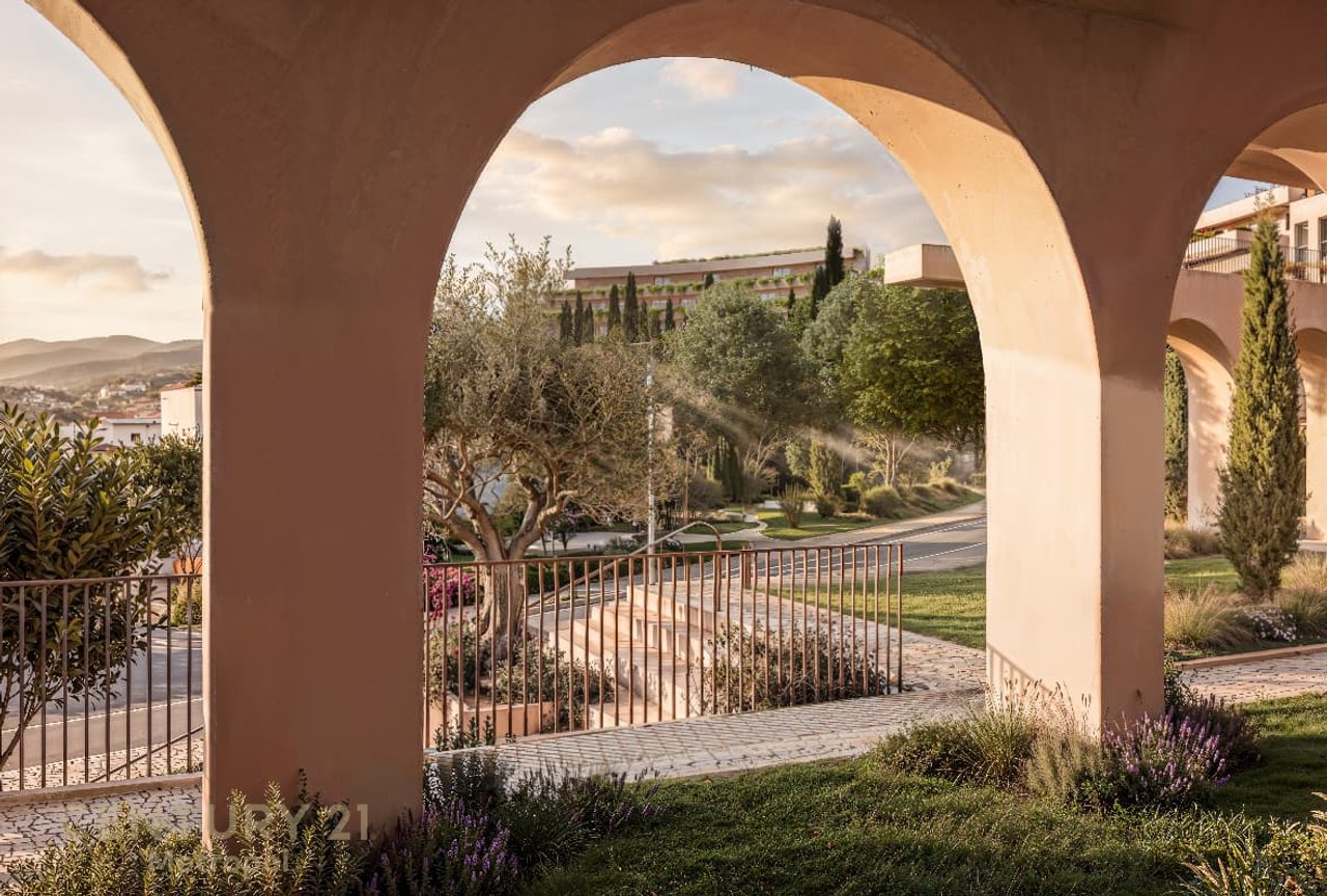 SPEND THE NIGHT NEAR LAKE FARKA AT THE "FARKA HILLS" RESIDENCE!