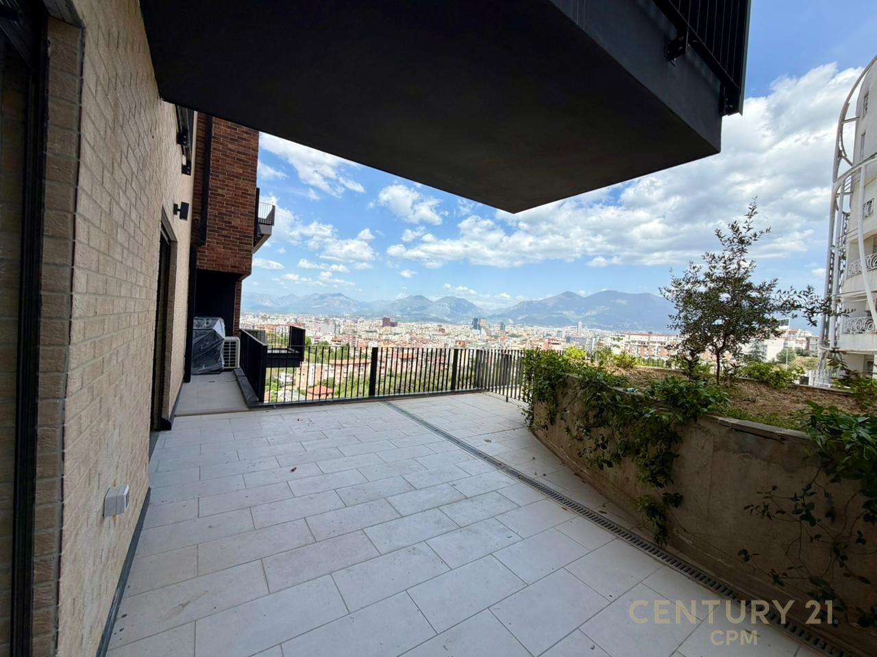 APPARTAMENTO MODERNO 2+1+2+PARCHEGGIO A KODRA E DIELLIT 2 RESIDENCE! (MAI OCCUPATO PRIMA)