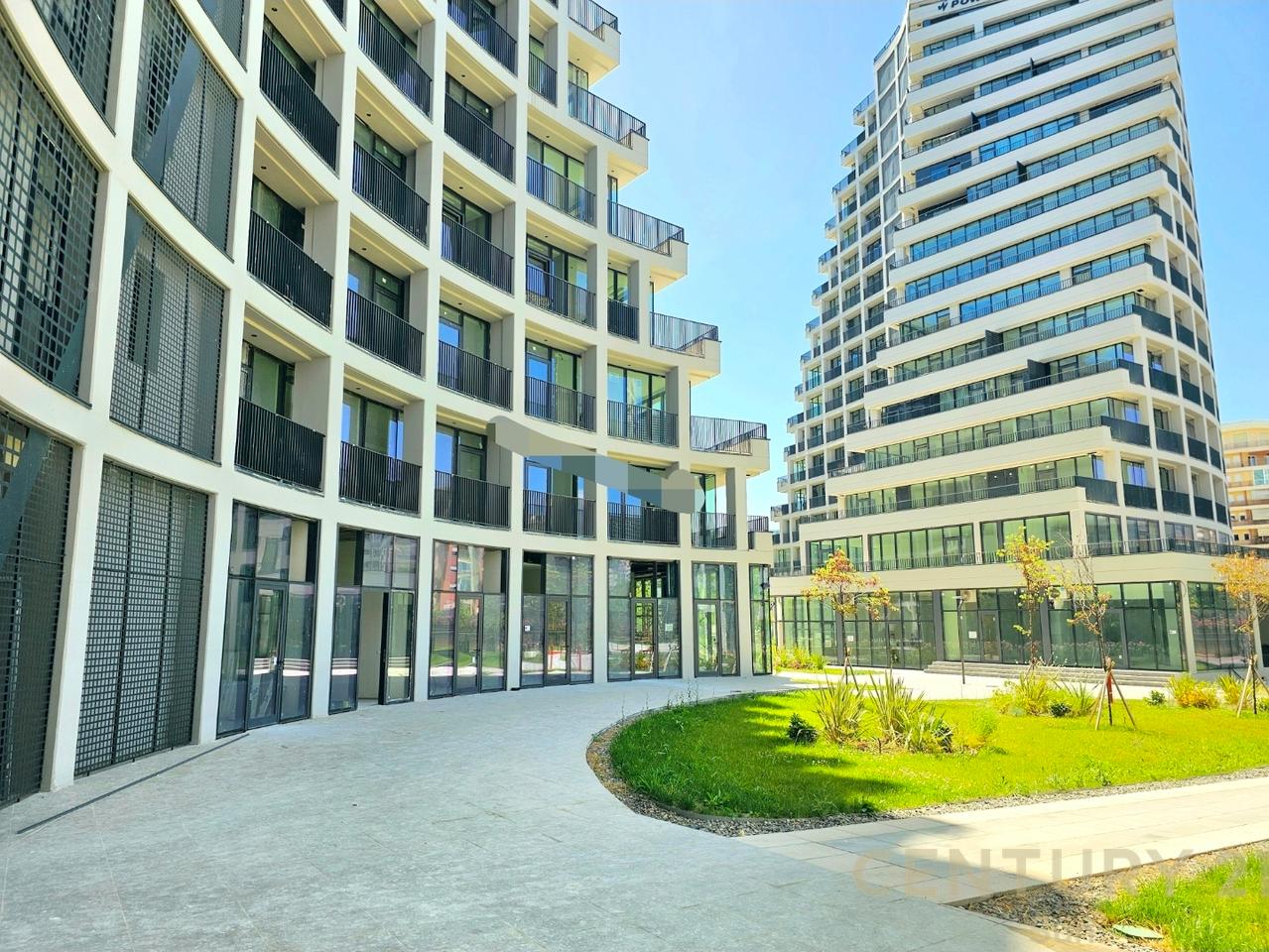 ZYRA PER QIRA NE LAKE RESIDENCES