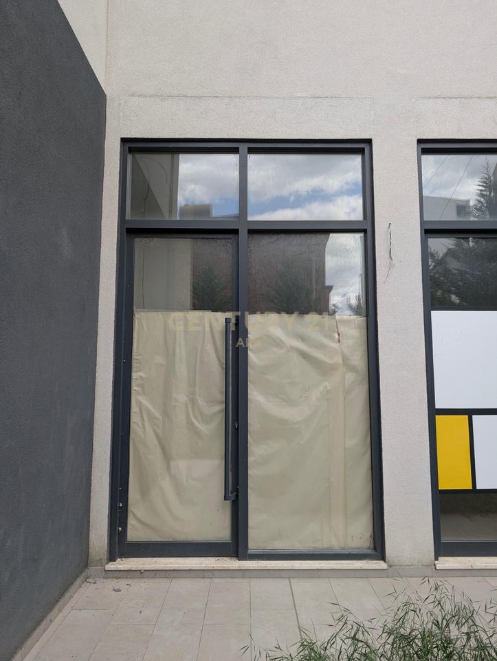 Shitet Njesi Komerciale ne Rr.Miha Grameno  - 55,000.00€ | 20m²