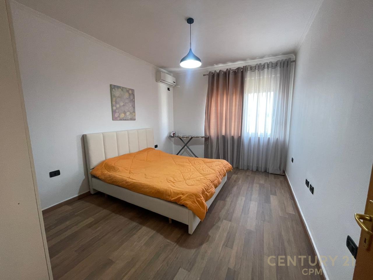 Apartament 2+1 Me Qira në Ish Blloku, Tiranë