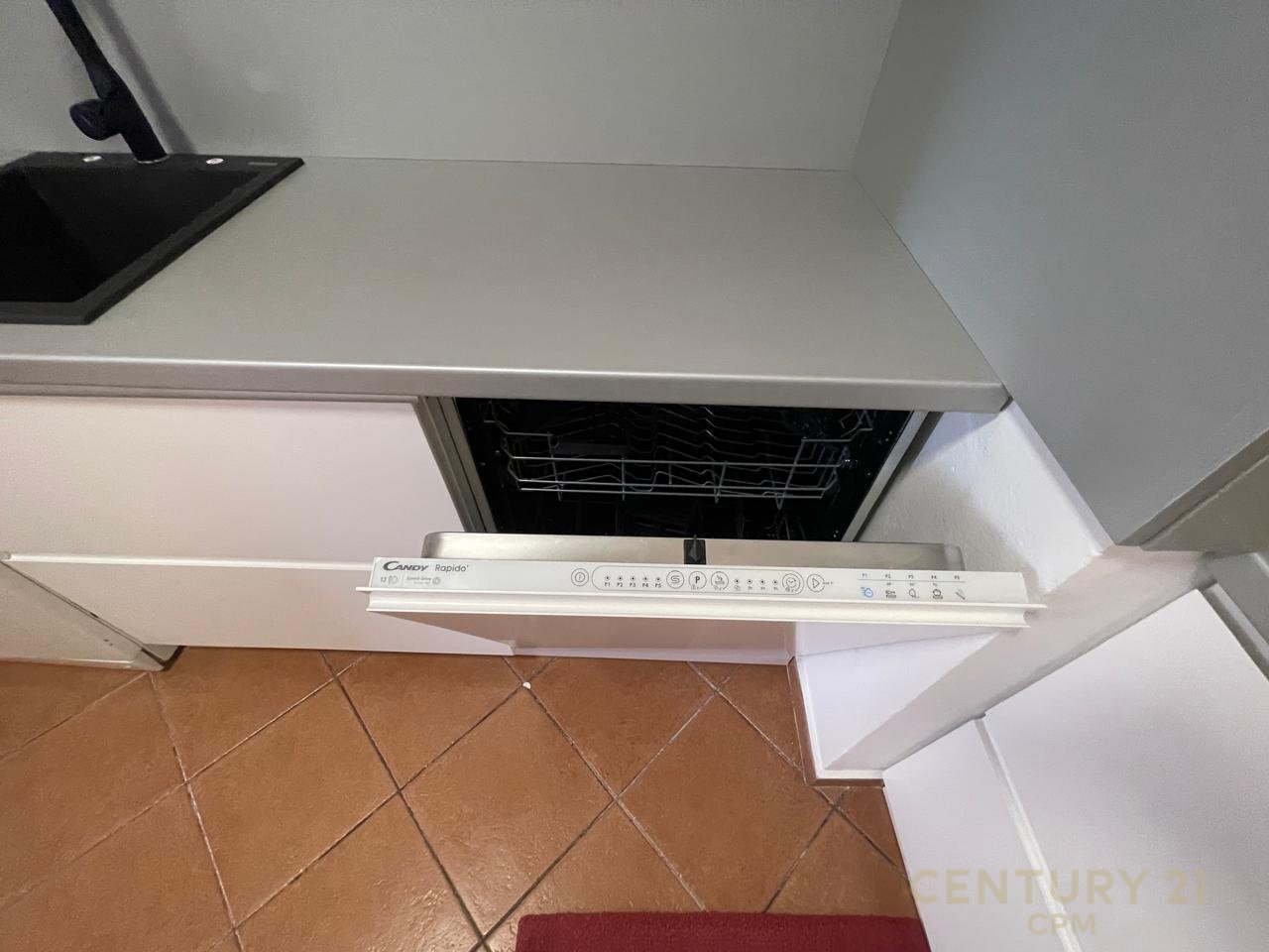 Apartament 2+1 Me Qira në Ish Blloku, Tiranë