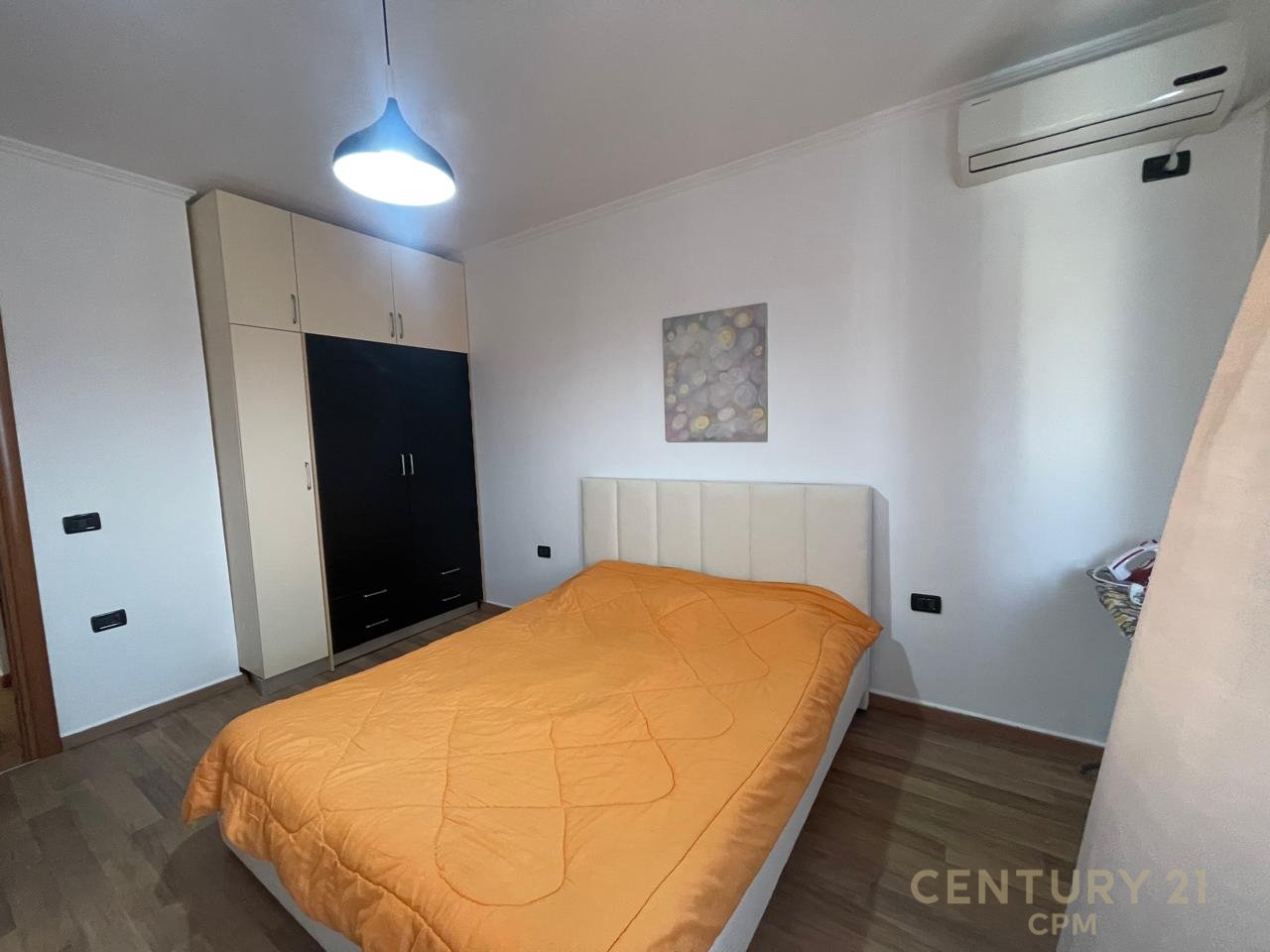 Apartament 2+1 Me Qira në Ish Blloku, Tiranë