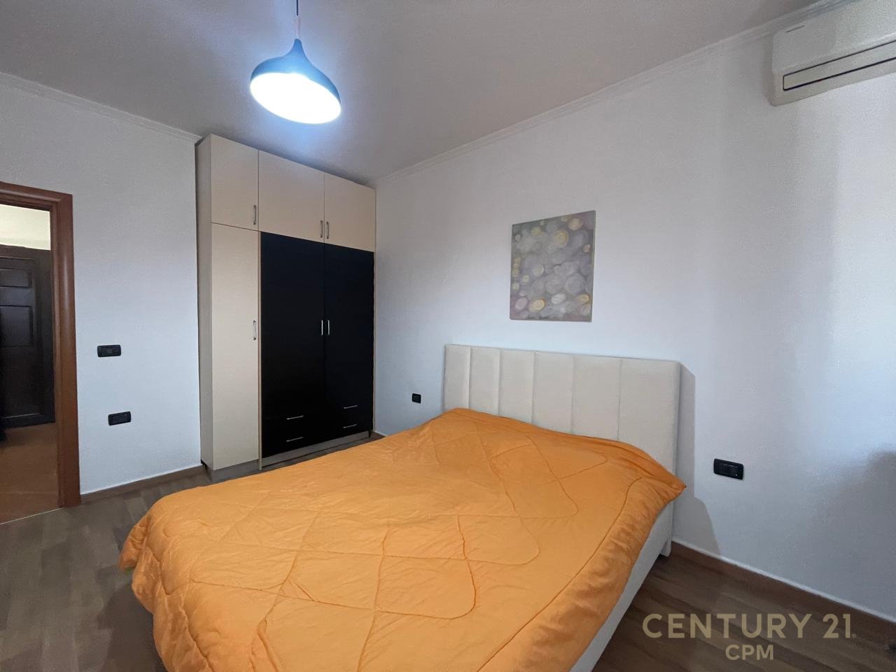 Apartament 2+1 Me Qira në Ish Blloku, Tiranë
