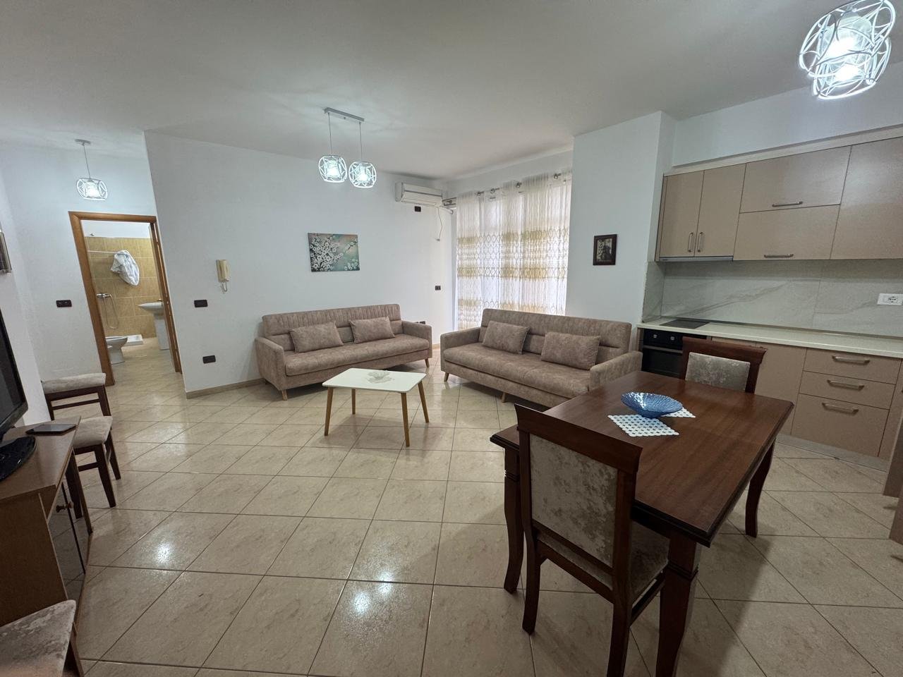 APARTAMENT 1+1 PER QIRA,PRANE SHKOLLES 'DRITA E DIJES'!