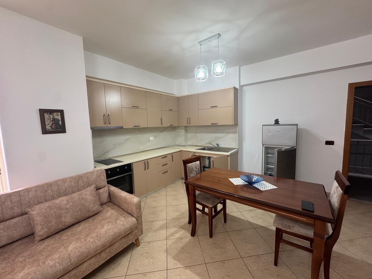APARTAMENT 1+1 PER QIRA,PRANE SHKOLLES 'DRITA E DIJES'!