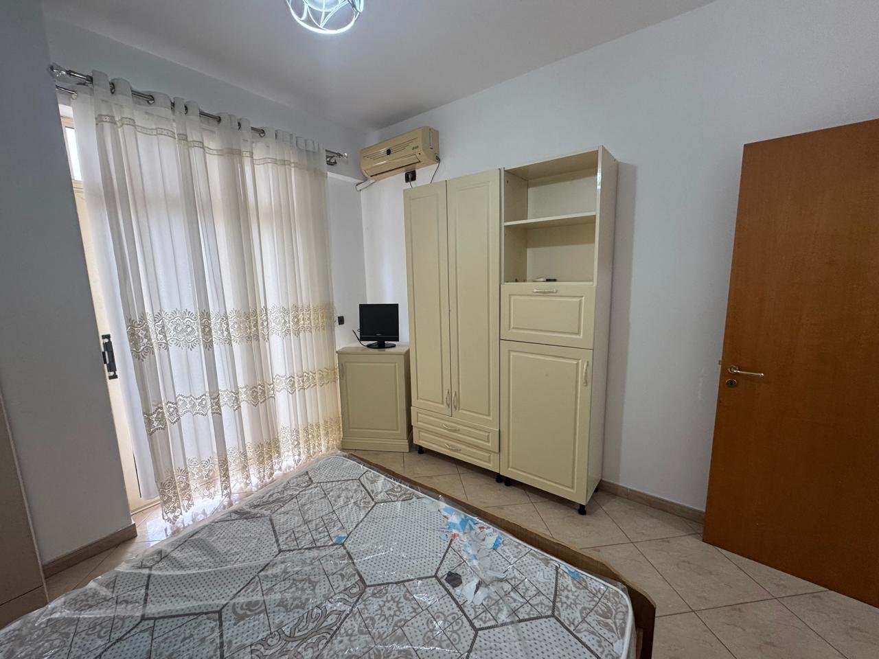 APARTAMENT 1+1 PER QIRA,PRANE SHKOLLES 'DRITA E DIJES'!