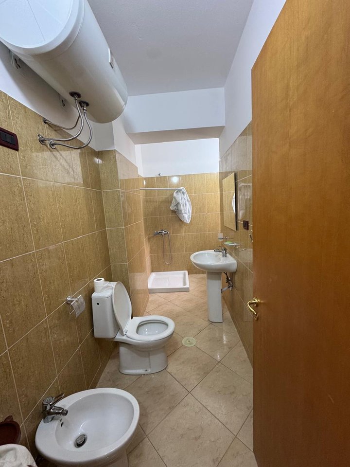 APARTAMENT 1+1 PER QIRA,PRANE SHKOLLES 'DRITA E DIJES'!