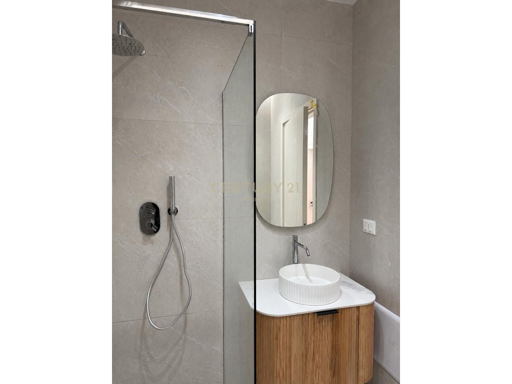 Apartament 1+1 për shitje në Mali i Robit. (7)