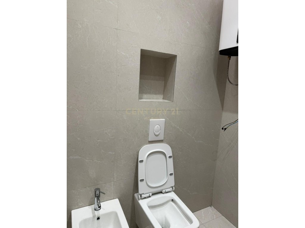 Apartament 1+1 për shitje në Mali i Robit. (6)