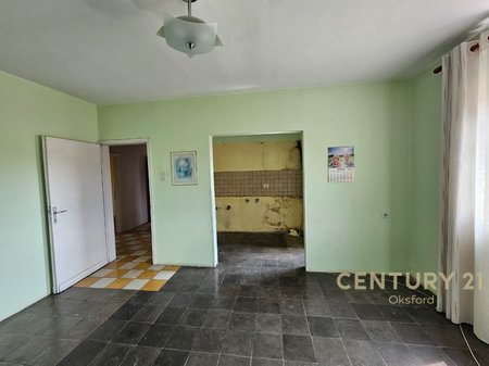 SHITET APARTAMENT 2+1 TE ALI DEMI , SHKOLLA 1 MAJ