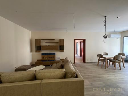 Qira, Appartamento 3+1+2 vicino al Ginnasio Ismail Qemali