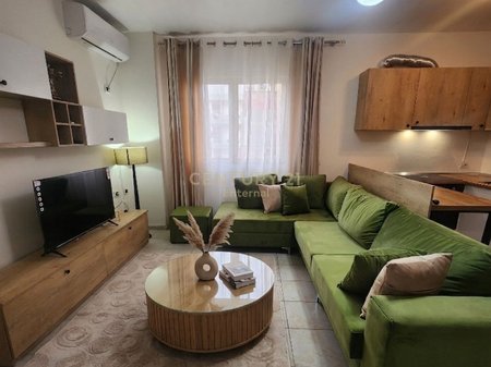Jepet me qera Apartament 2+1 ne Xhamllik