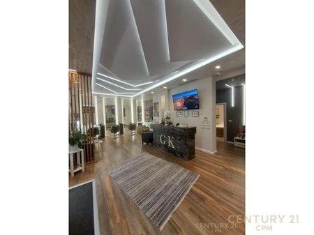 Beauty salon for rent on Jordan Misja Street