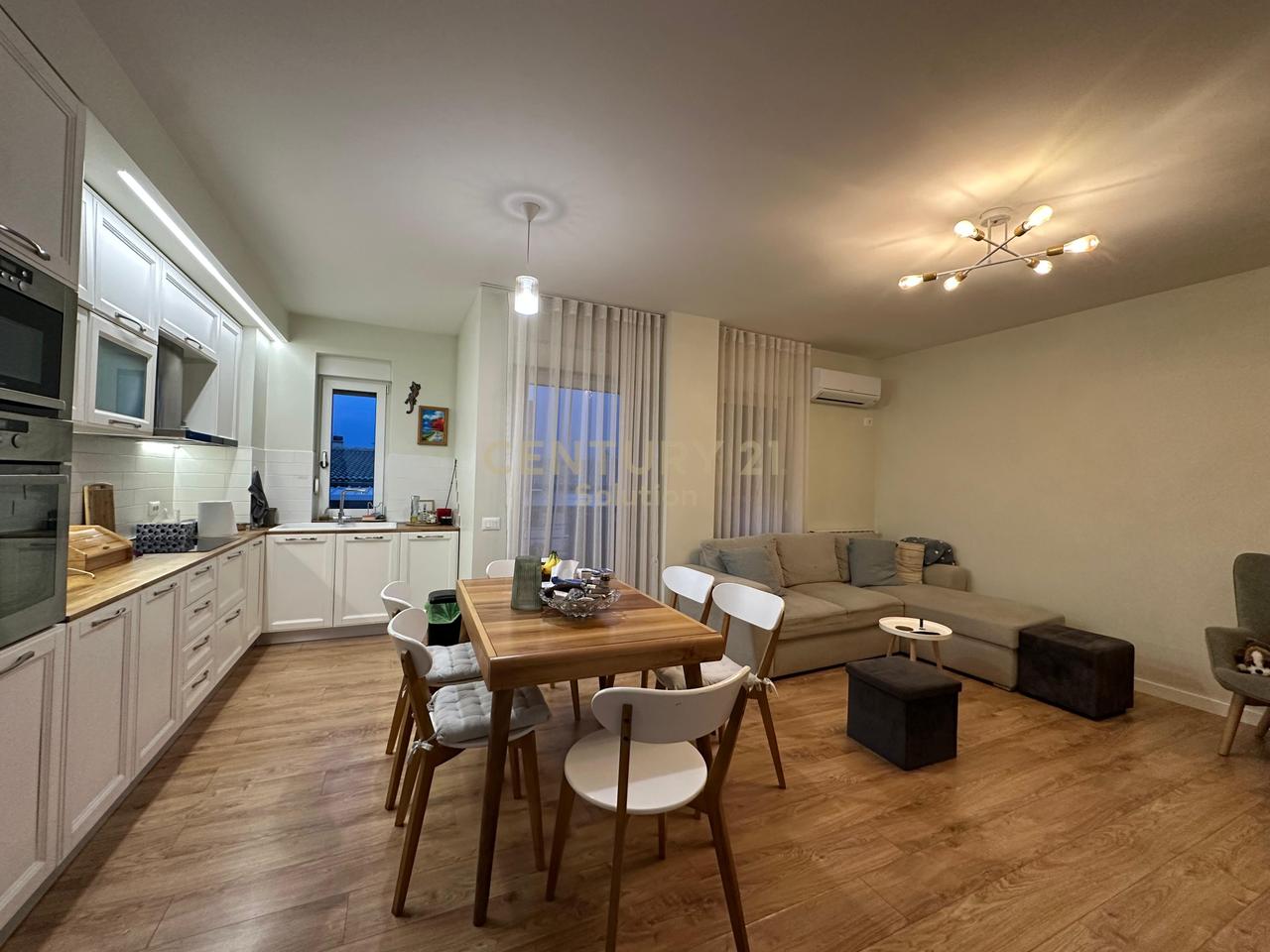 APARTAMENT 2+1+2+2 BALLKONE PER QIRA TEK KOMPLEKSI KOLOMBO!