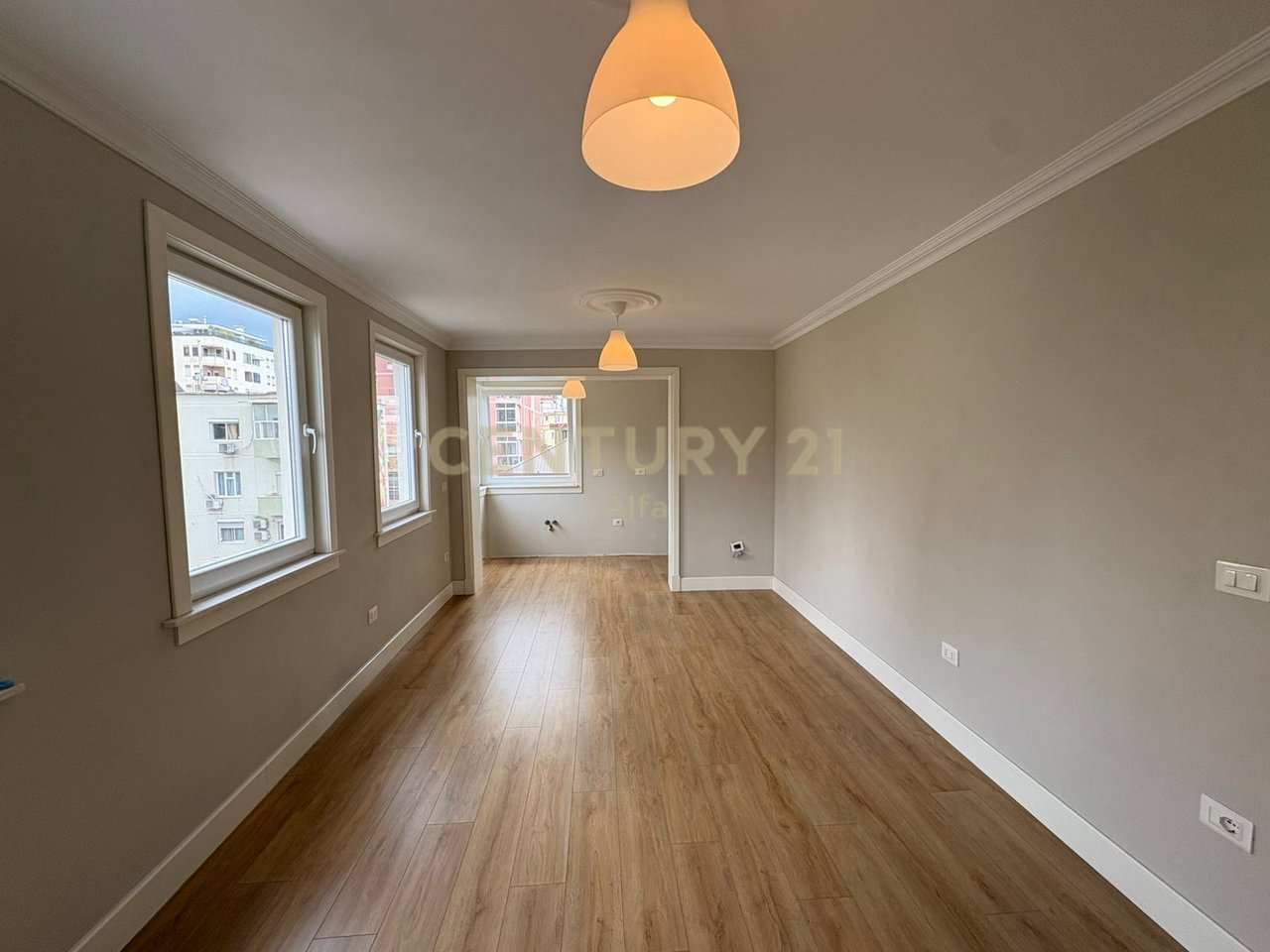 Jepet me qira apartament 2+1 në Bllok – Lokacion premium!