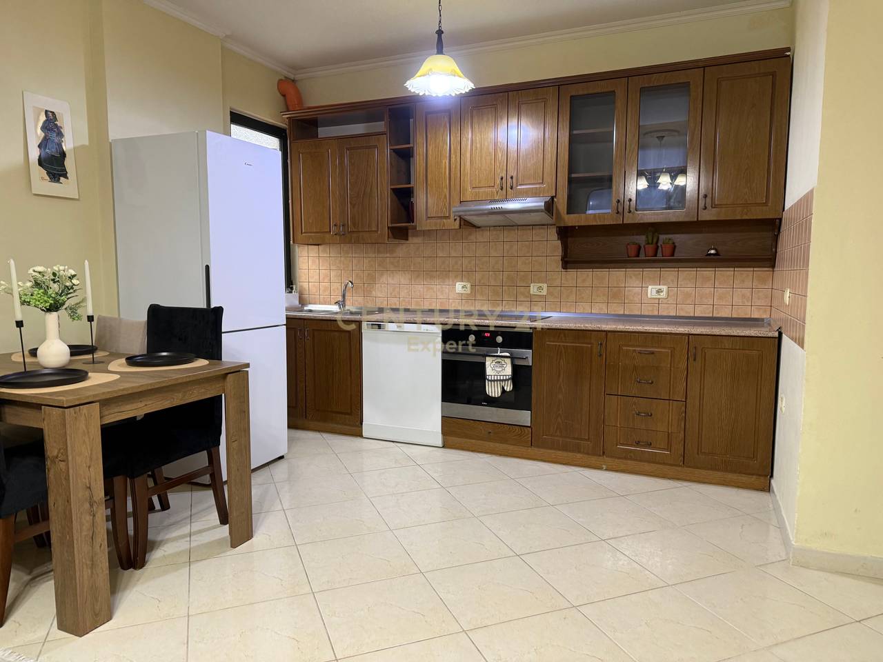APARTAMENT 1+1 TEK SELVIA PER QIRA!