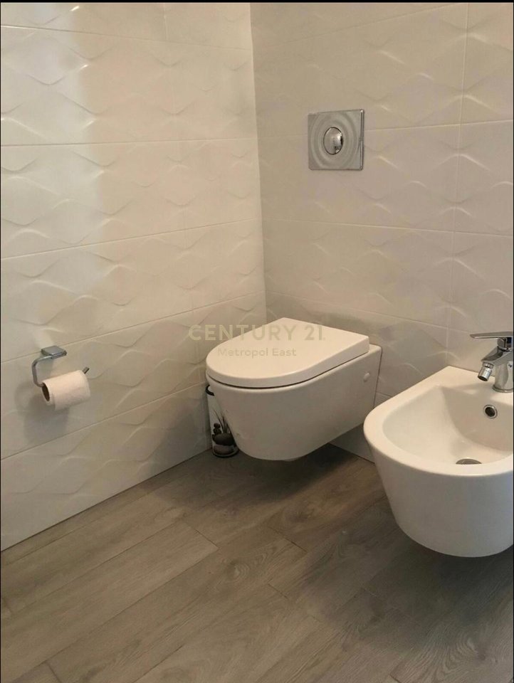 Apartament 1+1 me qira në zemër të Tiranës – Myslym Shyri