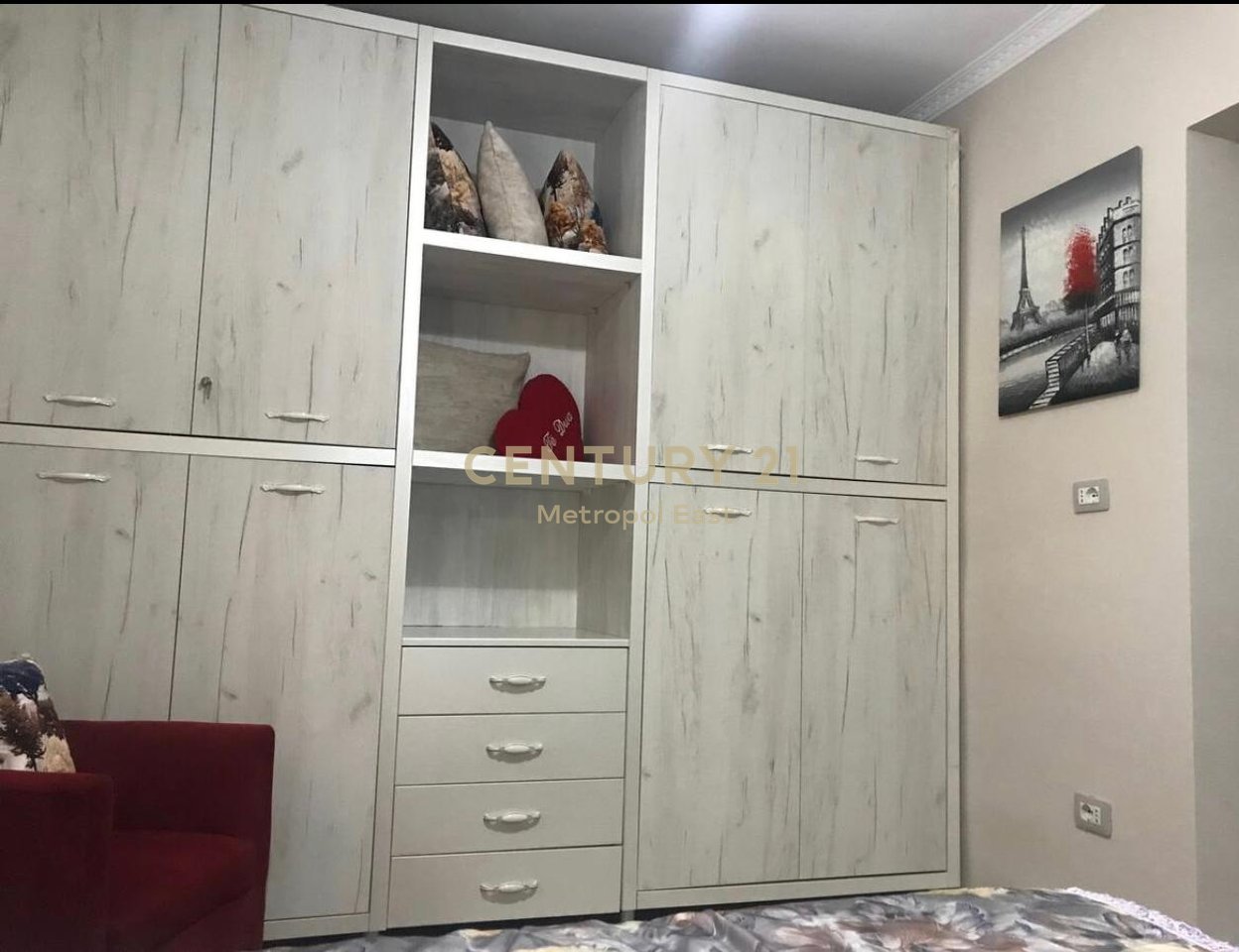 Apartament 1+1 me qira në zemër të Tiranës – Myslym Shyri